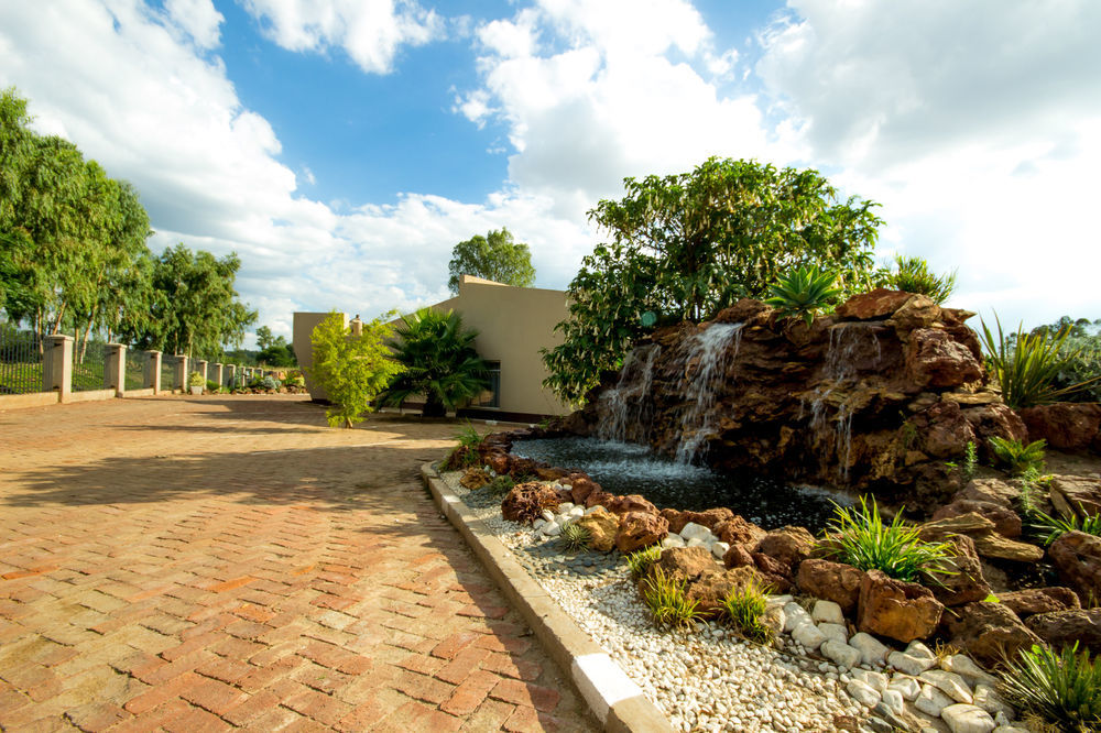 Riverstone Guest Lodge Хараре Экстерьер фото